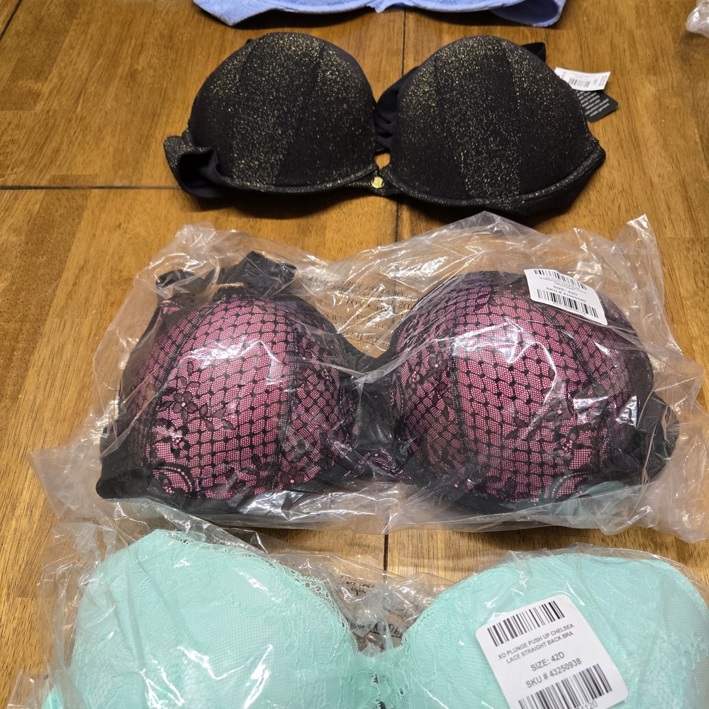 4 Torrid XO Plunge Push Up Bras 42D